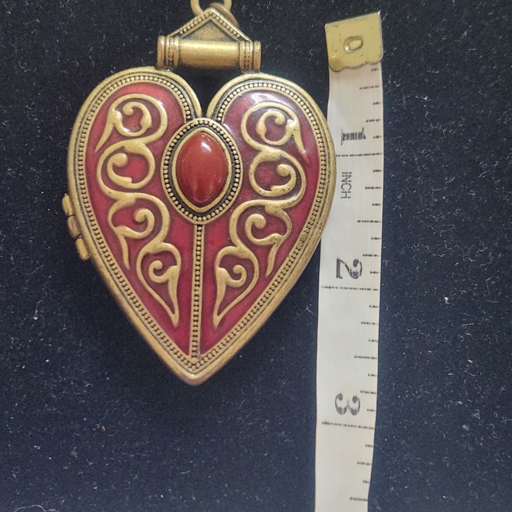 Gold Heart Locket Necklace Pendant - 'Fortune Favors the Brave' - Picture 7 of 9
